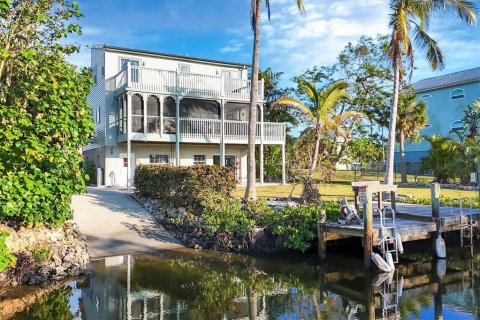 House in Terra Ceia, Florida 3 bedrooms, 145.67 sq.m. № 1532610 - photo 5