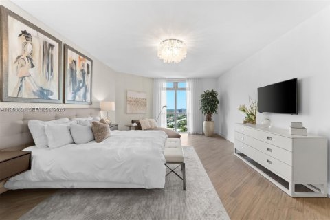 Condo in North Miami Beach, Florida, 3 bedrooms № 2081324 - photo 12