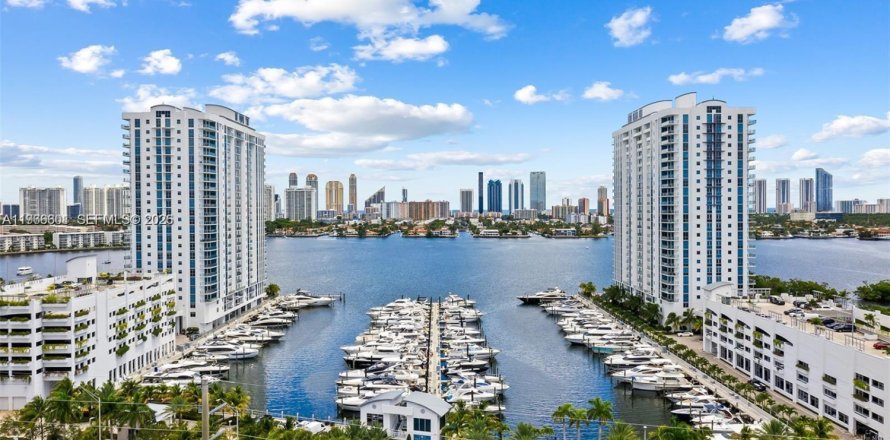 Condo in North Miami Beach, Florida, 3 bedrooms № 2081324