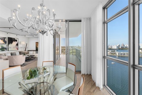 Condo in North Miami Beach, Florida, 3 bedrooms № 2081324 - photo 5