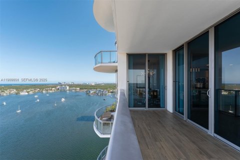 Condo in North Miami Beach, Florida, 3 bedrooms № 2081324 - photo 10