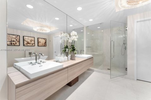Condo in North Miami Beach, Florida, 3 bedrooms № 2081324 - photo 18