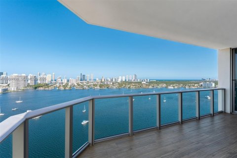 Condo in North Miami Beach, Florida, 3 bedrooms № 2081324 - photo 8