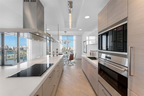 Condo in North Miami Beach, Florida, 3 bedrooms № 2081324 - photo 6