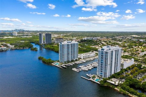 Condo in North Miami Beach, Florida, 3 bedrooms № 2081324 - photo 27