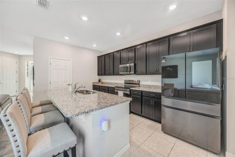 Townhouse in Wesley Chapel, Florida 3 bedrooms, 170.38 sq.m. № 2223169 - photo 18