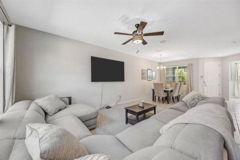 Townhouse in Wesley Chapel, Florida 3 bedrooms, 170.38 sq.m. № 2223169 - photo 14