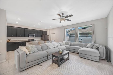 Townhouse in Wesley Chapel, Florida 3 bedrooms, 170.38 sq.m. № 2223169 - photo 12