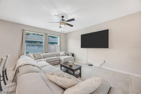 Townhouse in Wesley Chapel, Florida 3 bedrooms, 170.38 sq.m. № 2223169 - photo 13