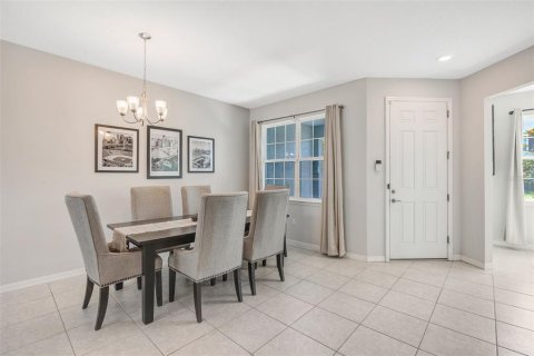 Townhouse in Wesley Chapel, Florida 3 bedrooms, 170.38 sq.m. № 2223169 - photo 7