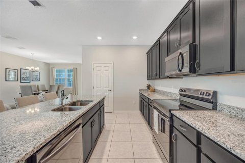 Townhouse in Wesley Chapel, Florida 3 bedrooms, 170.38 sq.m. № 2223169 - photo 17