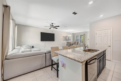 Townhouse in Wesley Chapel, Florida 3 bedrooms, 170.38 sq.m. № 2223169 - photo 16