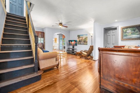 Купить виллу или дом в Флорида-Сити, Флорида 5 спален, 181.35м2, № 2050356 - фото 17