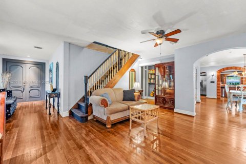 Купить виллу или дом в Флорида-Сити, Флорида 5 спален, 181.35м2, № 2050356 - фото 11