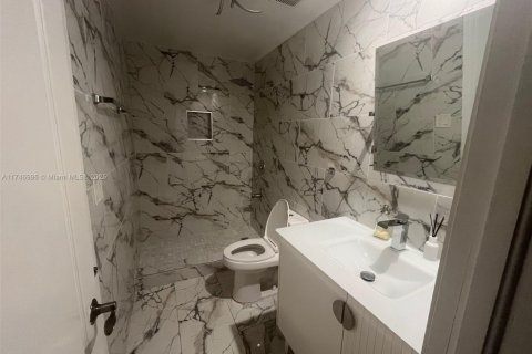 Touwnhouse à louer à North Miami Beach, Floride: 3 chambres, 296.82 m2 № 1862706 - photo 11