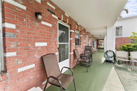 Condominio en alquiler en New Port Richey, Florida, 2 dormitorios, 93.65 m2 № 1880576 - foto 21