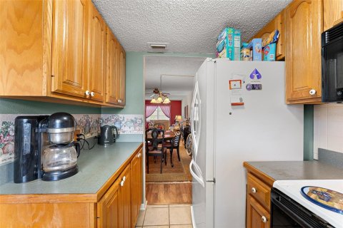 Condominio en alquiler en New Port Richey, Florida, 2 dormitorios, 93.65 m2 № 1880576 - foto 6