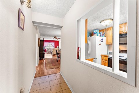 Condo in New Port Richey, Florida, 2 bedrooms  № 1880576 - photo 2