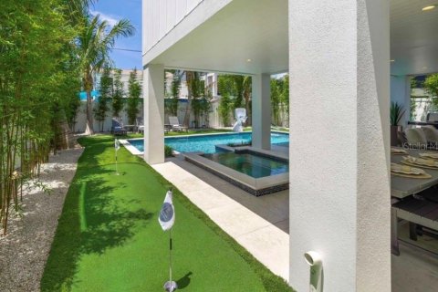 House in Bradenton Beach, Florida 7 bedrooms, 232.44 sq.m. № 2136698 - photo 10