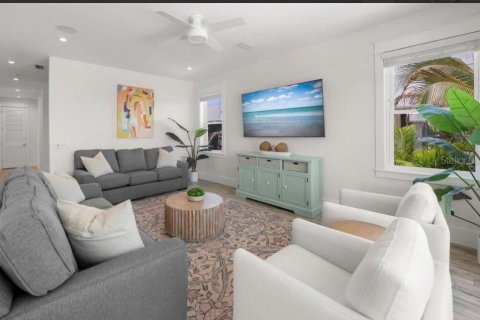 House in Bradenton Beach, Florida 7 bedrooms, 232.44 sq.m. № 2136698 - photo 19