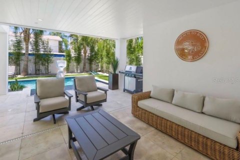 House in Bradenton Beach, Florida 7 bedrooms, 232.44 sq.m. № 2136698 - photo 12