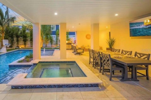 House in Bradenton Beach, Florida 7 bedrooms, 232.44 sq.m. № 2136698 - photo 9