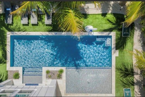 House in Bradenton Beach, Florida 7 bedrooms, 232.44 sq.m. № 2136698 - photo 11