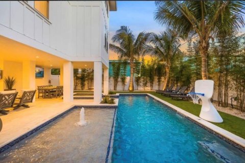 House in Bradenton Beach, Florida 7 bedrooms, 232.44 sq.m. № 2136698 - photo 6