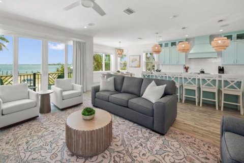 House in Bradenton Beach, Florida 7 bedrooms, 232.44 sq.m. № 2136698 - photo 18