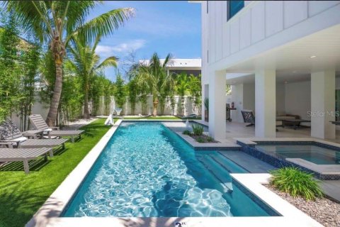 House in Bradenton Beach, Florida 7 bedrooms, 232.44 sq.m. № 2136698 - photo 5