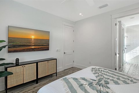House in Bradenton Beach, Florida 7 bedrooms, 232.44 sq.m. № 2136698 - photo 27