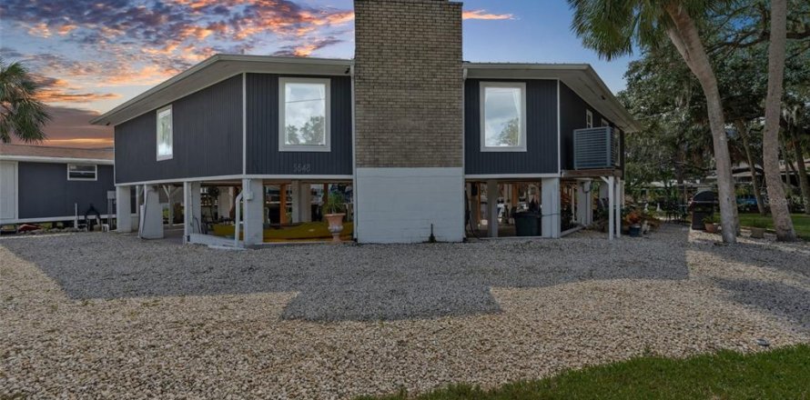 Casa en Homosassa, Florida 3 dormitorios, 172.8 m2 № 1796790