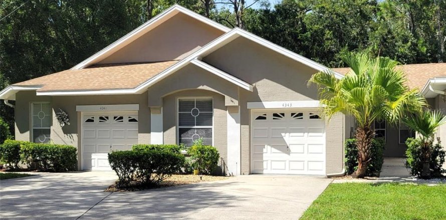 Villa ou maison à Palm Harbor, Floride 2 chambres, 126.35 m2 № 2385906