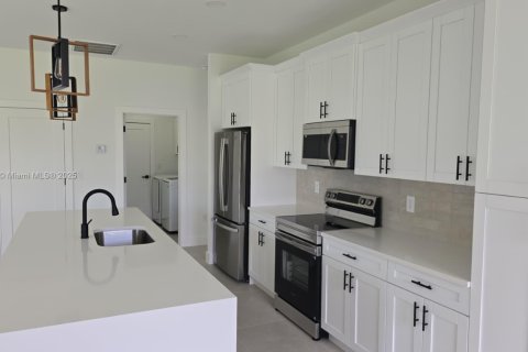 Casa en venta en Lehigh Acres, Florida, 3 dormitorios, 142.6 m2 № 2017301 - foto 11