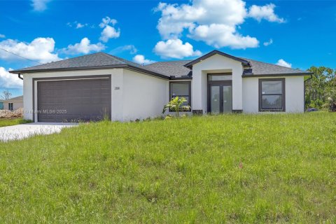 Casa en Lehigh Acres, Florida 3 dormitorios, 142.6 m2 № 2017301