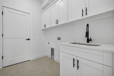 Casa en venta en Lehigh Acres, Florida, 3 dormitorios, 142.6 m2 № 2017301 - foto 29