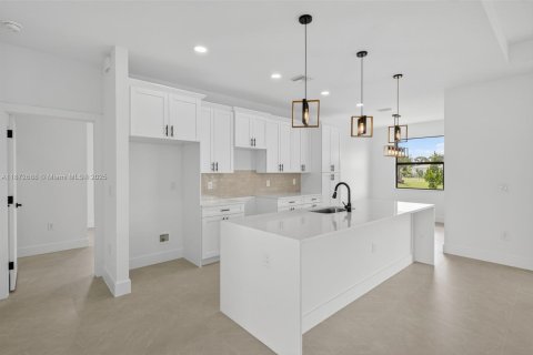 Casa en venta en Lehigh Acres, Florida, 3 dormitorios, 142.6 m2 № 2017301 - foto 9