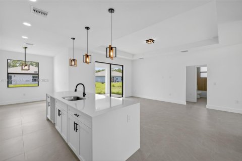 Casa en venta en Lehigh Acres, Florida, 3 dormitorios, 142.6 m2 № 2017301 - foto 12