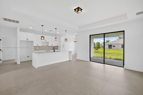 Casa en venta en Lehigh Acres, Florida, 3 dormitorios, 142.6 m2 № 2017301 - foto 5