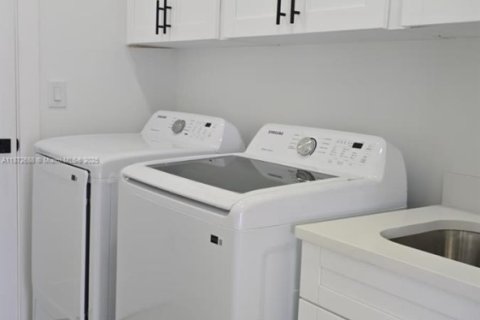 Casa en venta en Lehigh Acres, Florida, 3 dormitorios, 142.6 m2 № 2017301 - foto 28