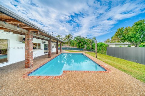 Villa ou maison à vendre à Cutler Bay, Floride: 3 chambres, 158.4 m2 № 2432561 - photo 5