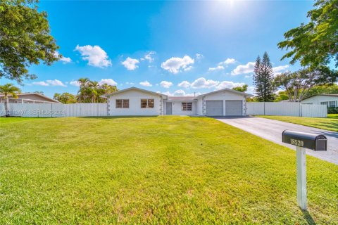 Villa ou maison à Cutler Bay, Floride 3 chambres, 158.4 m2 № 2432561