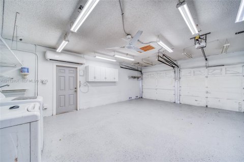 Villa ou maison à vendre à Cutler Bay, Floride: 3 chambres, 158.4 m2 № 2432561 - photo 16
