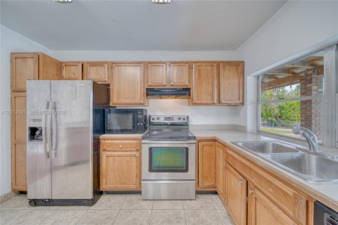 Villa ou maison à vendre à Cutler Bay, Floride: 3 chambres, 158.4 m2 № 2432561 - photo 10