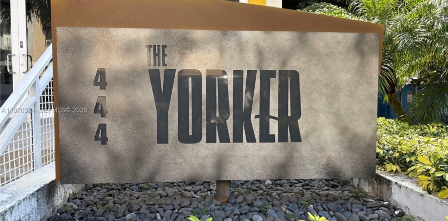 Кондоминиум с 2 спальнями в Майами, Флорида № 2031079