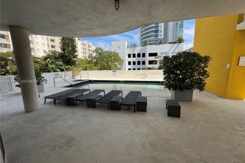 Снять в аренду кондоминиум в Майами, Флорида 2 спальни, 89.46м2, № 2031079 - фото 18