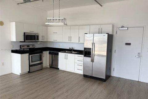 Снять в аренду кондоминиум в Майами, Флорида 2 спальни, 89.46м2, № 2031079 - фото 7