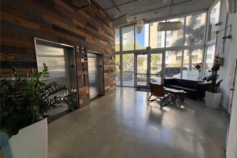 Снять в аренду кондоминиум в Майами, Флорида 2 спальни, 89.46м2, № 2031079 - фото 5