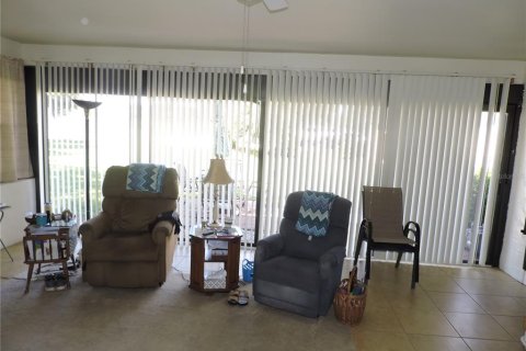House in Winter Haven, Florida 2 bedrooms, 145.21 sq.m. № 1800502 - photo 21