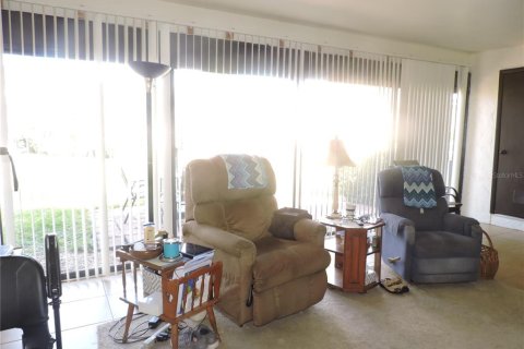 House in Winter Haven, Florida 2 bedrooms, 145.21 sq.m. № 1800502 - photo 22